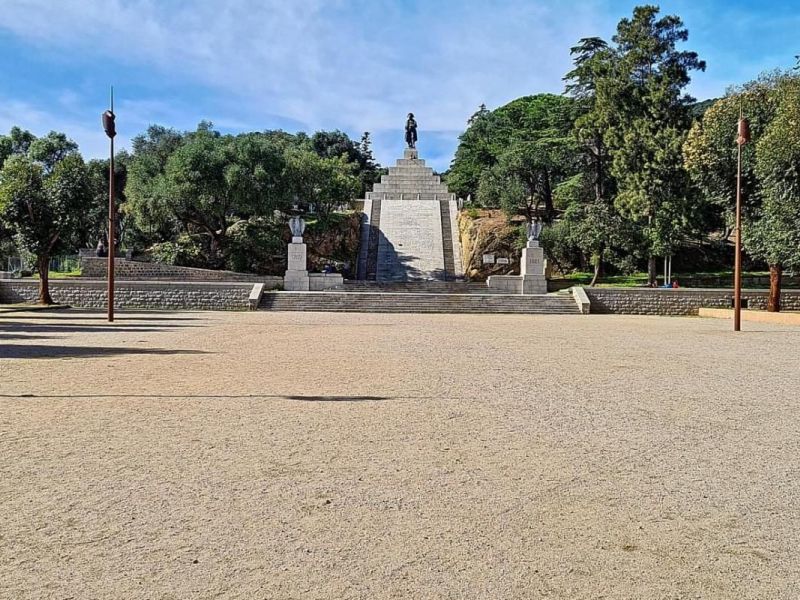 A louer APPARTEMENT T5 115 M2 TERRASSE PLAGE à PIED AJACCIO