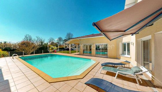 A vendre PropriETE composEEe d'une maison principale avec piscine + 2 appartements indEpendants Saint Martin De Seignanx