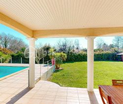 A vendre PropriETE composEEe d'une maison principale avec piscine + 2 appartements indEpendants Saint Martin De Seignanx