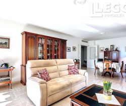 A louer APPARTEMENT DE PRESTIGE T4 115 M2 TERRASSE BORD DE MER CAGNES SUR MER