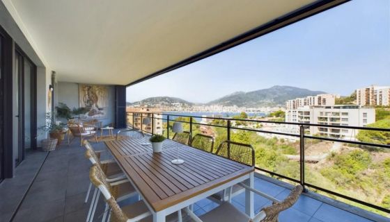 A vendre APPARTEMENT DE PRESTIGE T4 129 M2 TERRASSE PLAGE à PIED AJACCIO