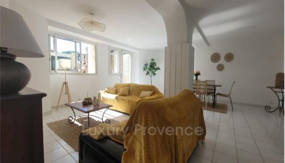 A louer APPARTEMENT T3 94 M2 TERRASSE BORD DE MER LA CIOTAT