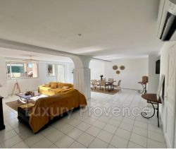A louer APPARTEMENT T3 94 M2 TERRASSE BORD DE MER LA CIOTAT