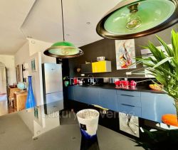 A louer APPARTEMENT T3 85 M2  AIX EN PROVENCE