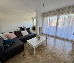 A louer APPARTEMENT T3 74 M2 BORD DE MER MARIGNANE