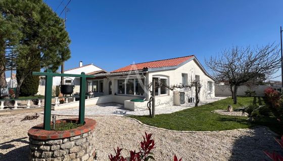 A vendre MAISON  4 PIECES 110 M2 BORD DE MER LONGEVILLE SUR MER