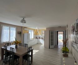 A vendre MAISON  4 PIECES 110 M2 BORD DE MER LONGEVILLE SUR MER