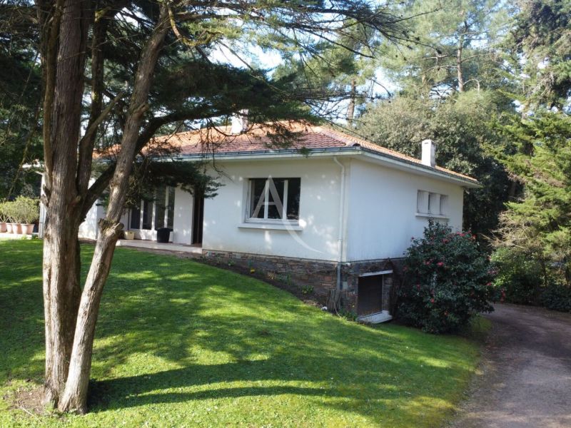 A vendre MAISON  9 PIECES 213 M2 PLAGE à PIED SAINT VINCENT SUR JARD