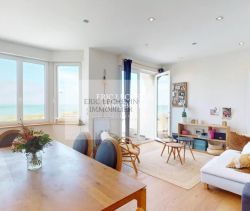 A louer MAISON  8 PIECES 136 M2 PIEDS DANS L'EAU MERLIMONT