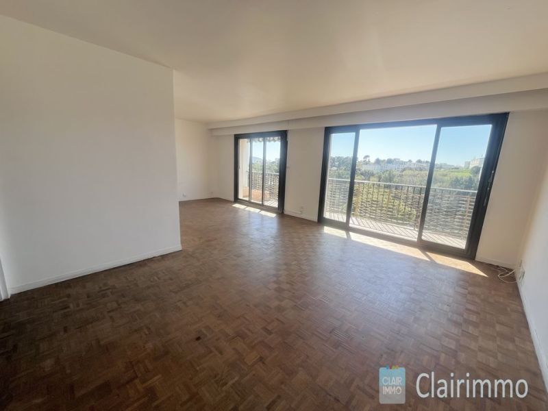 A louer APPARTEMENT T5 92 M2  MARSEILLE 13EME