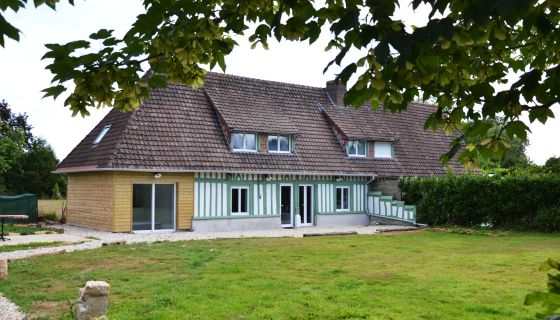 A vendre LONGERE RENOVEE  5 PIECES 120 M2 BORD DE MER BLOSSEVILLE