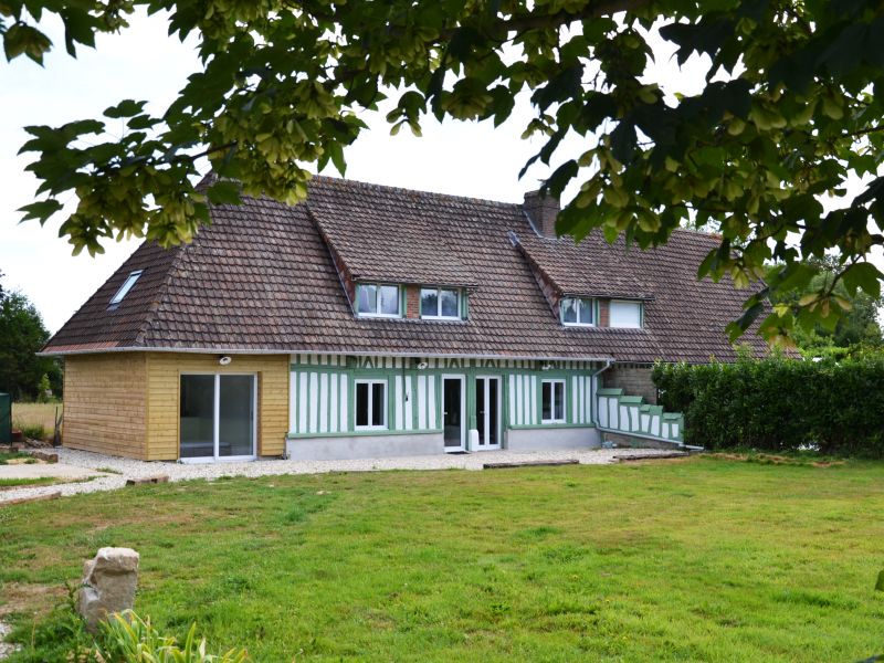 A vendre LONGERE RENOVEE  5 PIECES 120 M2 BORD DE MER BLOSSEVILLE