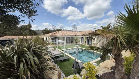 A vendre MAISON  6 PIECES 160 M2  PLAN D AUPS STE BAUME