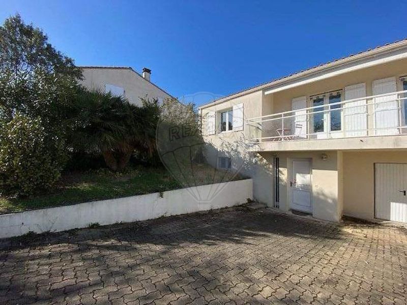 A louer MAISON  5 PIECES 135 M2 BORD DE MER ROYAN