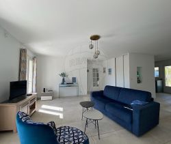 A louer MAISON  5 PIECES 135 M2 BORD DE MER ROYAN