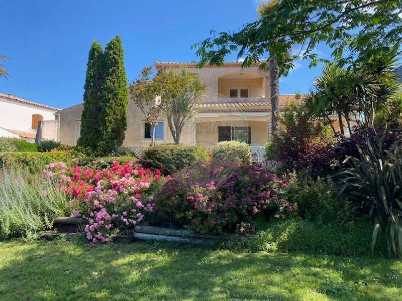 A louer MAISON  DE MAîTRE BORD DE MER SAINT PALAIS SUR MER