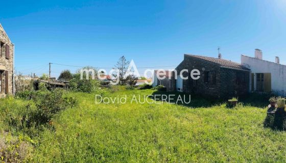 A vendre Ensemble immobilier composÃ© de trois maisons de village, rÃ©novÃ©es 85350 L Ile D Yeu