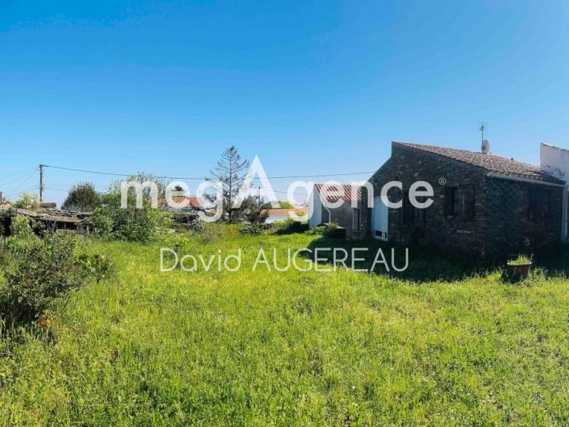 A vendre Ensemble immobilier composÃ© de trois maisons de village, rÃ©novÃ©es 85350 L Ile D Yeu