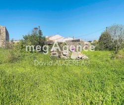 A vendre Ensemble immobilier composÃ© de trois maisons de village, rÃ©novÃ©es 85350 L Ile D Yeu