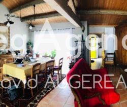 A vendre Ensemble immobilier composÃ© de trois maisons de village, rÃ©novÃ©es 85350 L Ile D Yeu