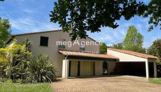 A louer MAISON  DE MAîTRE BORD DE MER SAINT SULPICE DE ROYAN