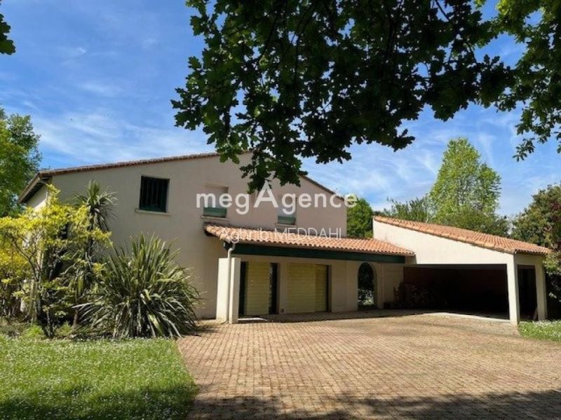 A louer MAISON  DE MAîTRE BORD DE MER SAINT SULPICE DE ROYAN
