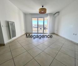 A louer APPARTEMENT T3 62 M2 TERRASSE BORD DE MER FREJUS