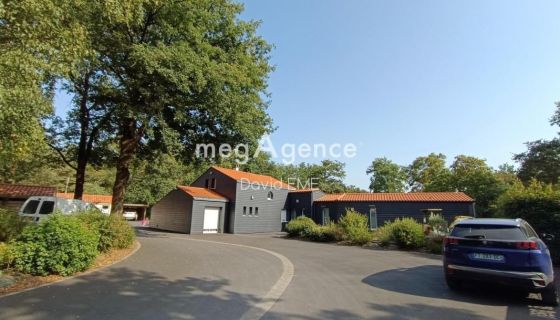 A louer MAISON  8 PIECES 192 M2 BORD DE MER NOTRE DAME DE RIEZ