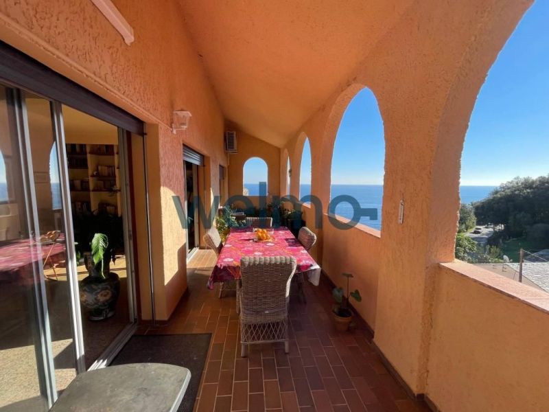 A louer APPARTEMENT DUPLEX T6 250 M2 TERRASSE VUE MER BRANDO
