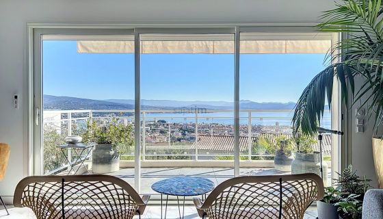 A louer MAISON  5 PIECES 170 M2 VUE MER LA CIOTAT