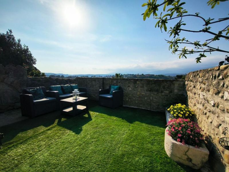 A louer MAISON  CONTEMPORAINE BORD DE MER CAGNES SUR MER