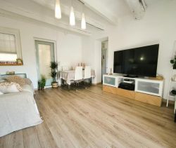 A louer MAISON  CONTEMPORAINE BORD DE MER CAGNES SUR MER