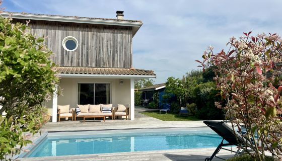 A louer CONTEMPORAINE  T6 PISCINE VUE BASSIN