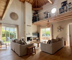 A louer CONTEMPORAINE  T6 PISCINE VUE BASSIN