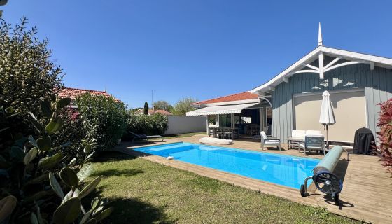 A louer VILLA T5 PISCINE