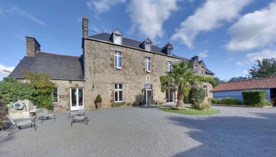 A vendre PropriETE en pierres vue mer entre Saint-Malo et le Mont Saint Michel SAINT BROLADE