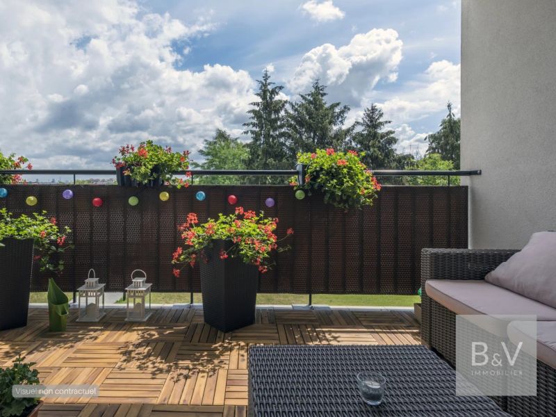 A vendre BEL APPARTEMENT T3 61 m² BORD DE MER ANTIBES