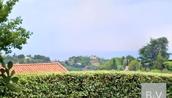 A vendre Appartement T3 61 M² DERNIER ETAGE vue Mer et montagnes MENTON