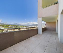 A louer APPARTEMENT T4 80 M2 TERRASSE BORD DE MER SARROLA CARCOPINO