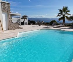 A louer MAISON  5 PIECES 377 M2 BORD DE MER AJACCIO