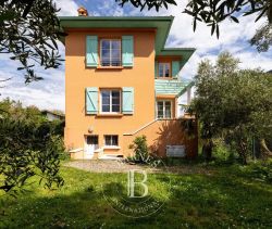 A vendre MAISON FAMILIALE 8 PIECES 230 M² QUARTIER DES ARENES BAYONNE