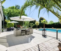 A louer MAISON  6 PIECES 220 M2  ARCANGUES