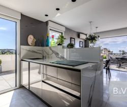 A vendre APPARTEMENT DE PRESTIGE T4 80 M2 TERRASSE VUE MER SAINT LAURENT DU VAR