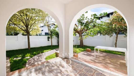 A vendre CHARMANTE MAISON ANNEE 30 QUARTIER DES ARENES 100 M² BAYONNE 