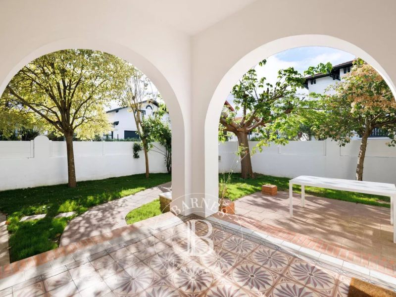 A vendre CHARMANTE MAISON ANNEE 30 QUARTIER DES ARENES 100 M² BAYONNE 