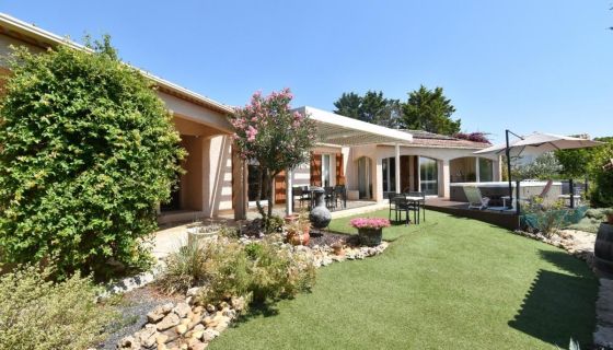 A louer MAISON  6 PIECES 183 M2 BORD DE MER MEZE