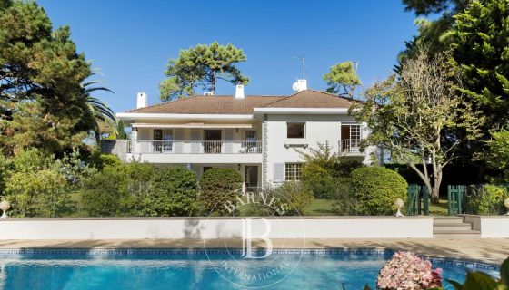 A vendre JOLIE MAISON 6 PIECES 260 M² ANGLET CHIBERTA