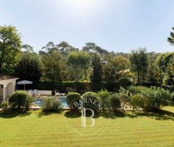 A vendre JOLIE MAISON 6 PIECES 260 M² ANGLET CHIBERTA