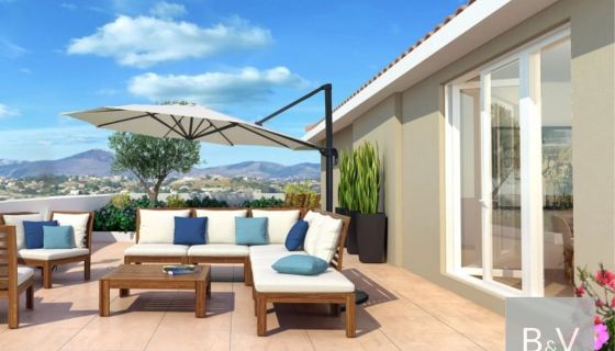 A vendre Superbe APPARTEMENT T4 88 M² dernier Etage vue mer VILLENEUVE LOUBET