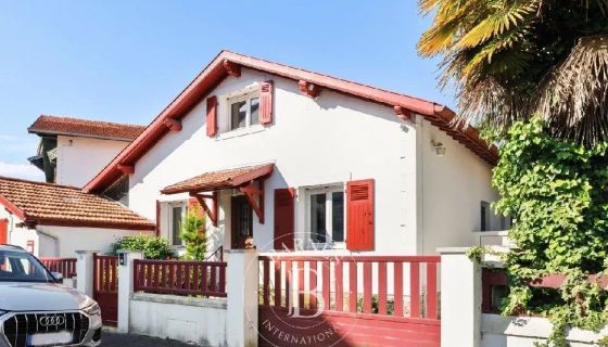 A vendre CHARMANTE MAISON 5 PIECES 161 M² SECTEUR LES ARENES BAYONNE